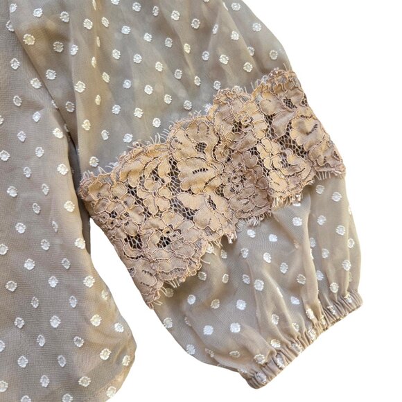 Isaac Mizrahi Women's Long Sleeve Blouse Size 8 Taupe Peasant Polka Dot Lace - Picture 3 of 9